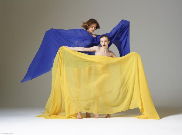 Alya et Emily révolution Ukrainienne #30