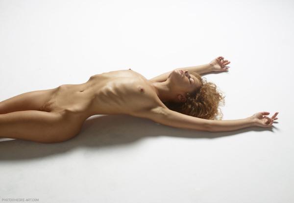 Julia nakenfigurer #3